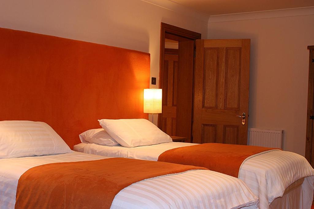 Kingsview Apartment room 2